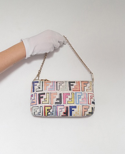 Pochette, front view
